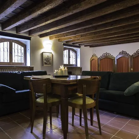 Arsenal House Apartment *
